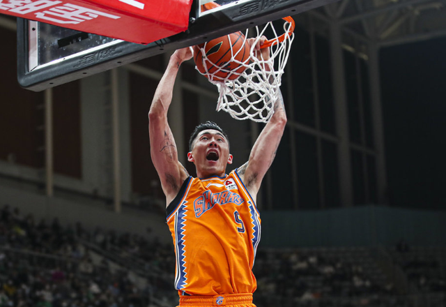 包含社区盾赛程吃紧，山东男篮国际比赛日完成体检，更衣室稳定，年轻球员得到机会的词条-体育高清